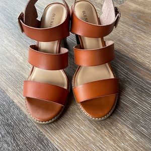Old Navy Brown Chunky Heel (size 8)
